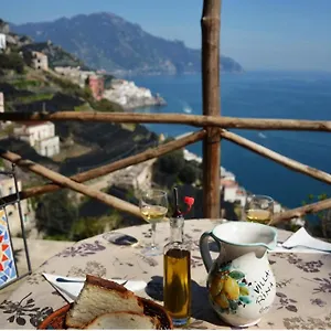 villa-rina-amalfi.hotels-amalfi.com/